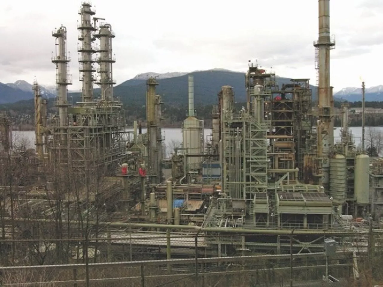 Parkland's Burnaby Refinery the first in Canada to produce low carbon aviation fuel