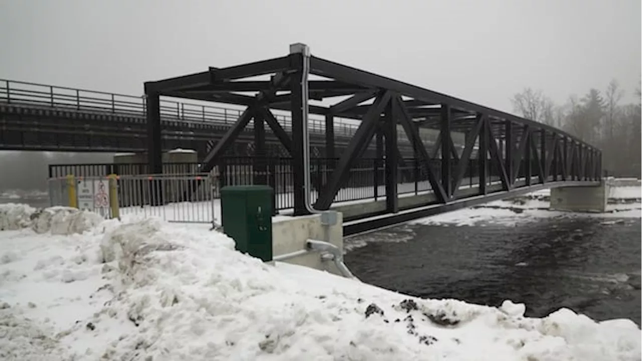 Seasonal closure of new Rideau River footbridge confounds users, councillor