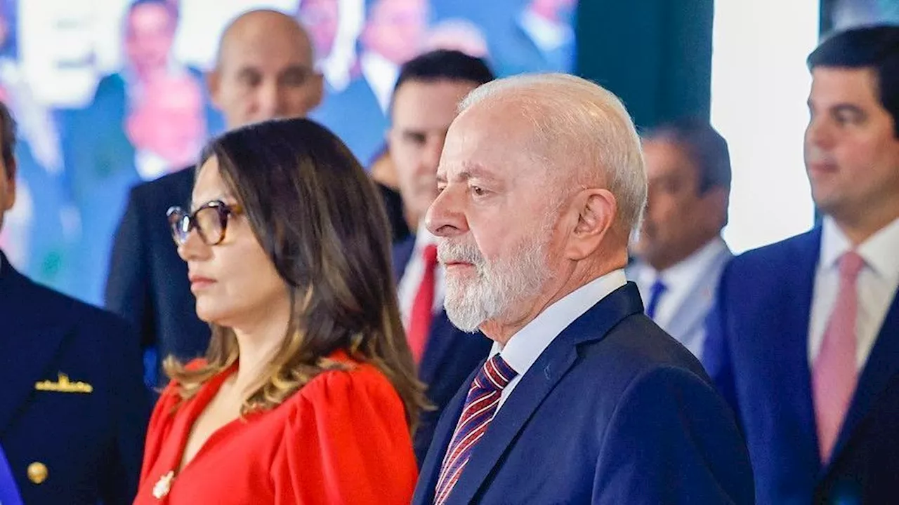 Janja acompanha Lula em hospital após presidente passar por cirurgia