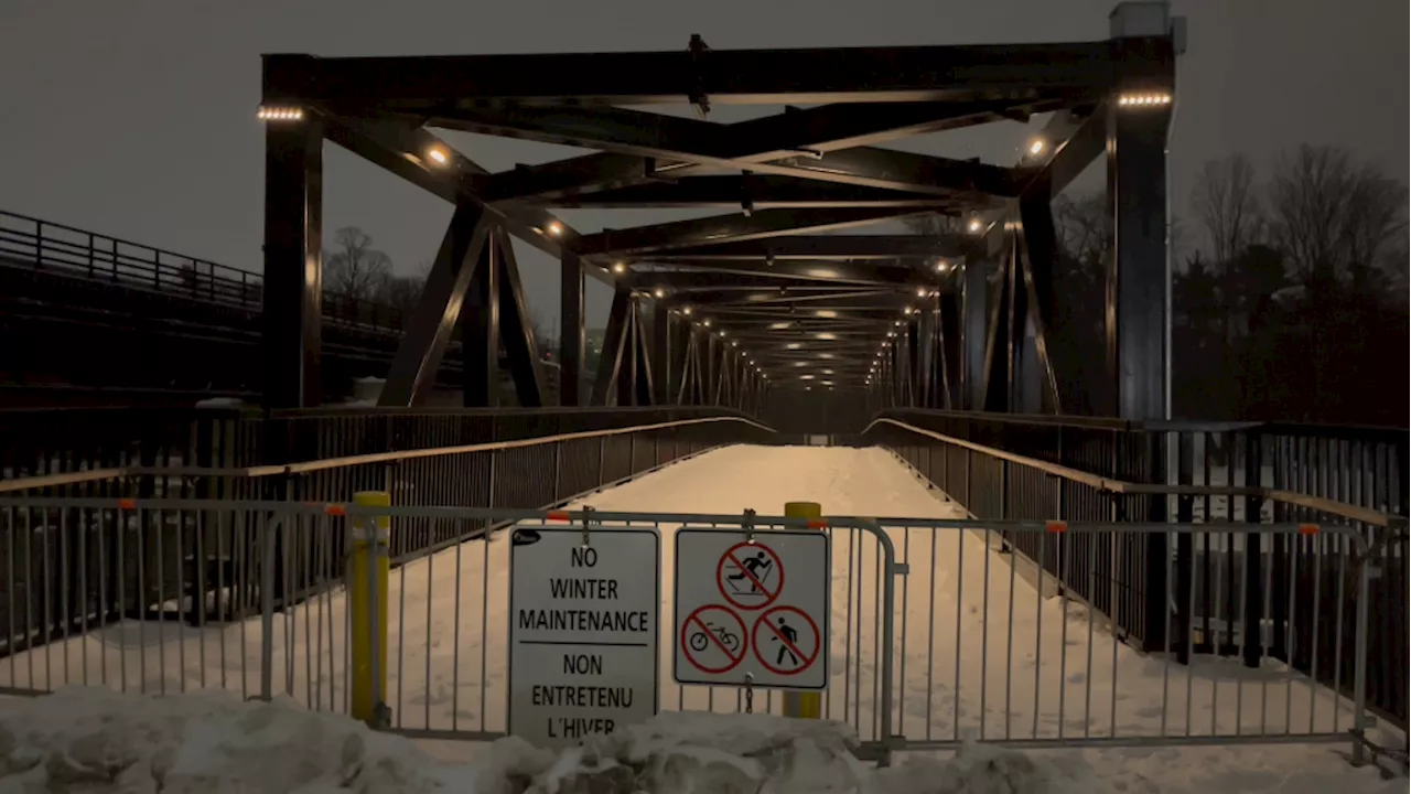 City closes pedestrian bridge over Rideau River for winter use