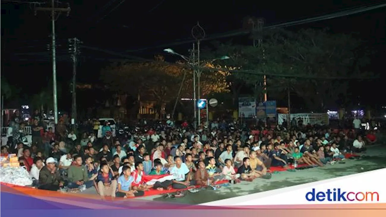 Cara Polisi Cooling System Pilkada di Inhil, Ajak Warga Nobar Indonesia-Myanmar