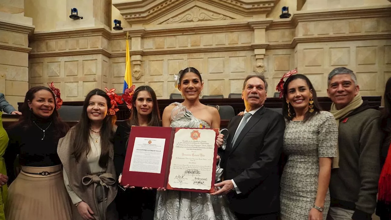 Congreso de la República condecora a la Reina del Carnaval de la 44, Alexsandra Estarita