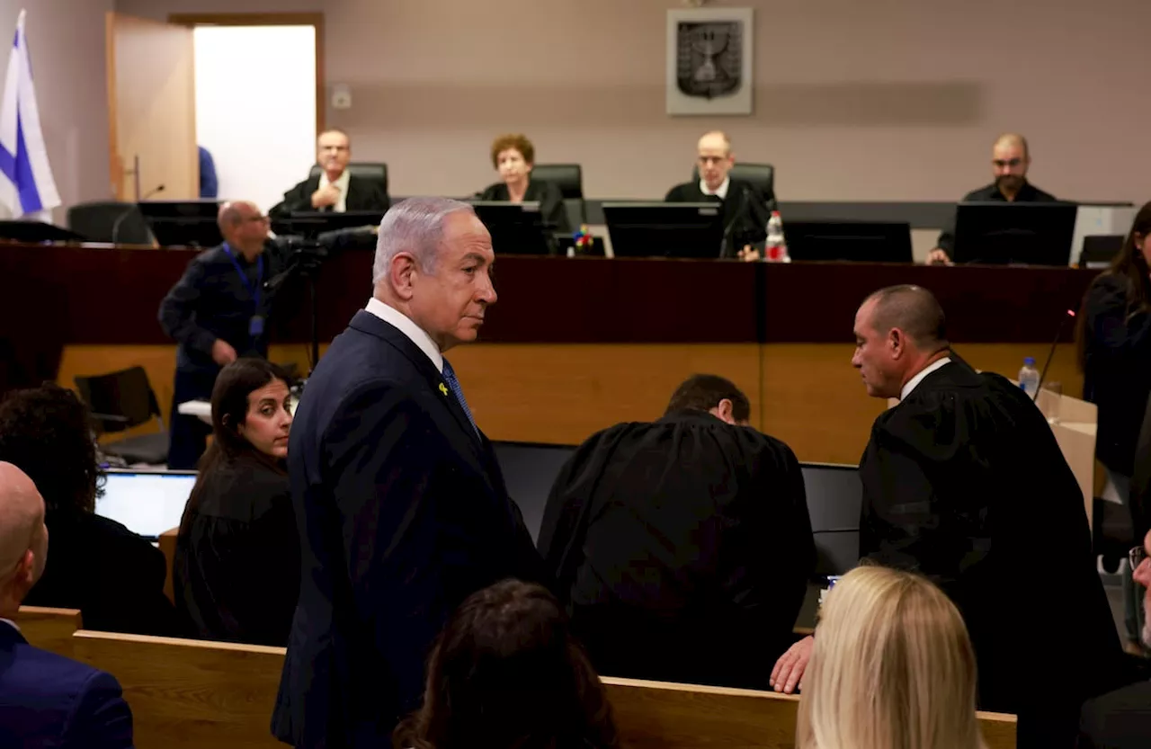 Netanyahu declara ante un tribunal de Tel Aviv acusado de soborno, fraude y abuso de confianza