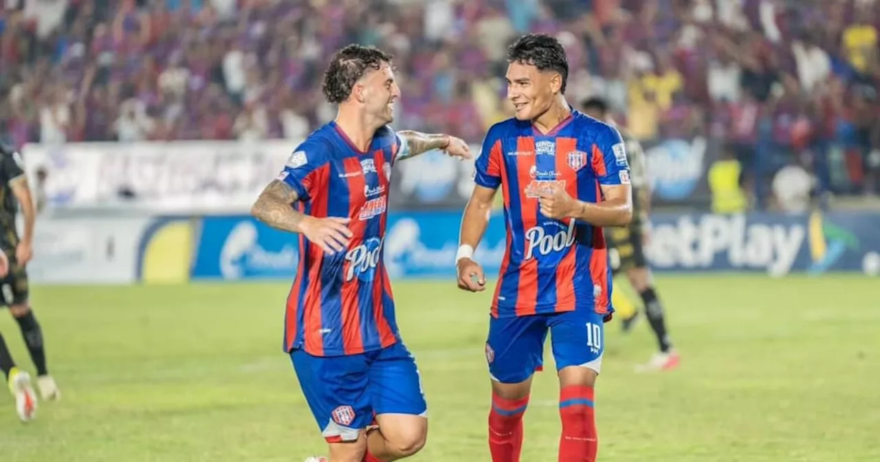 Hinchada de Real Cartagena, muy pendiente de juego entre Unión y Llaneros