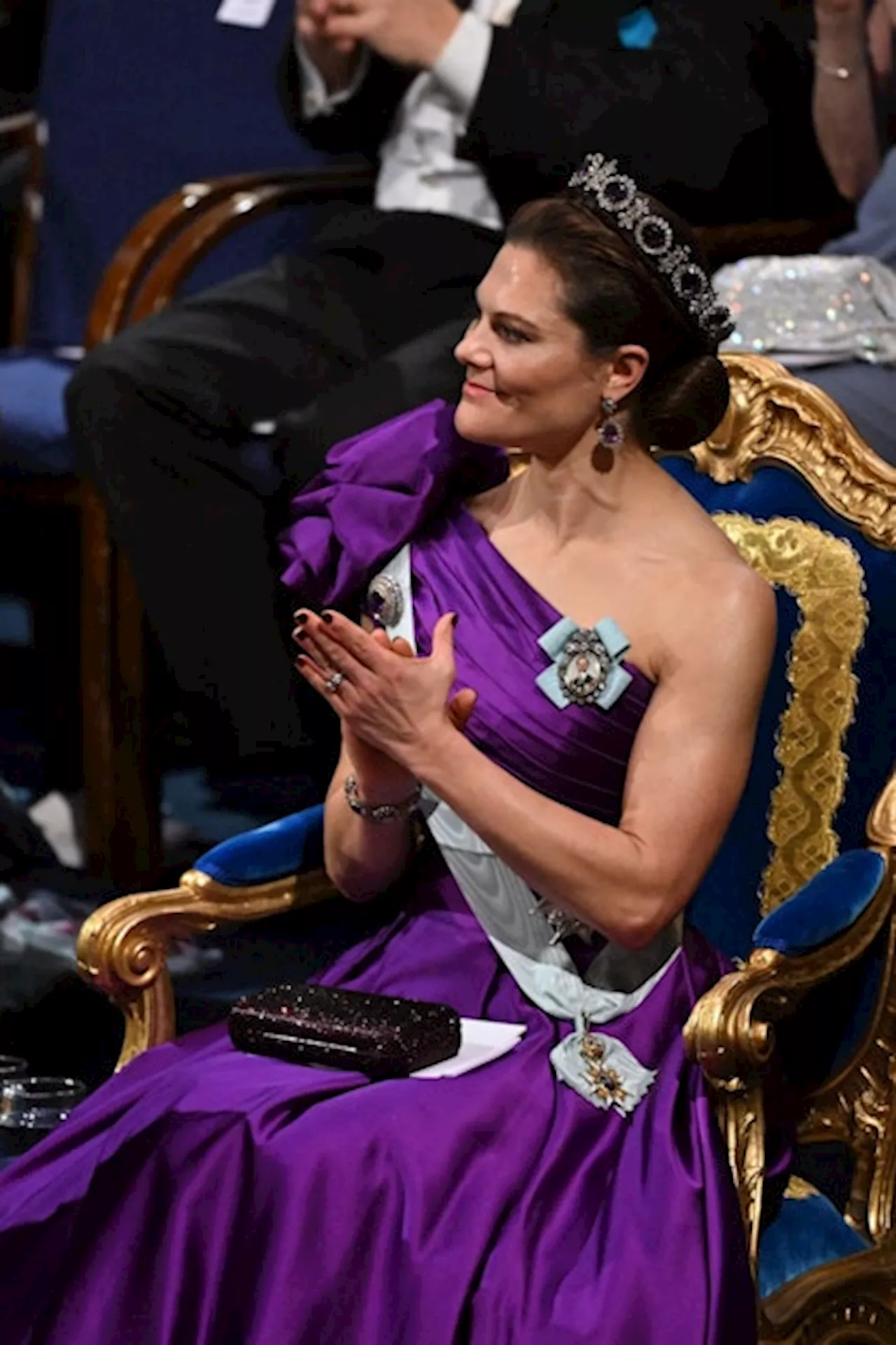 Madeleine und Victoria von Schweden: Furore um Nobelpreis-Kleider