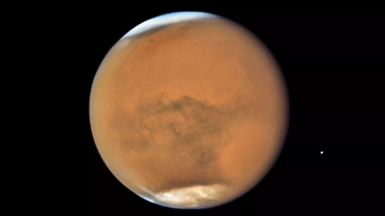 Scientists Study How Mars Dust Storms Turn Into Global Monsters