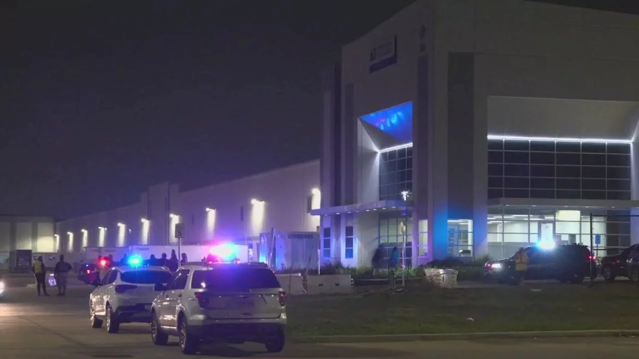 Shooting at Missouri City USPS facility leaves employee dead