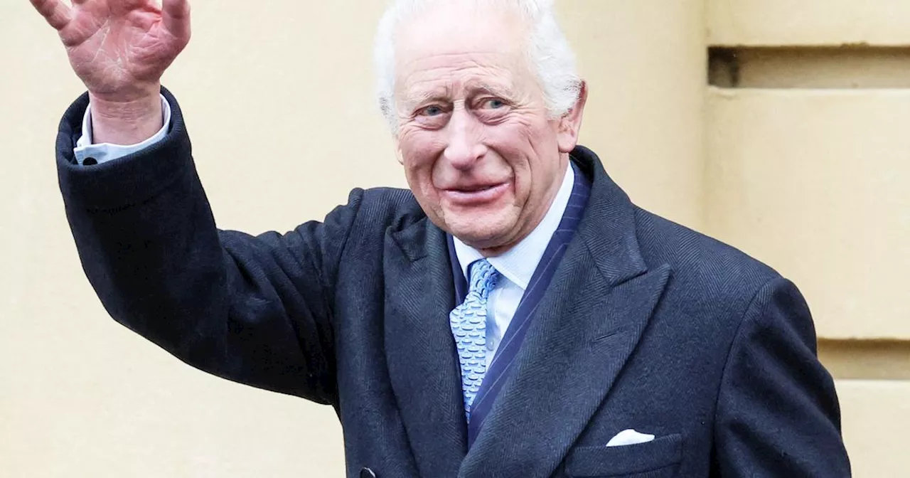 Charles III face au cancer, son fils William brise le silence : “Il se bat durement”