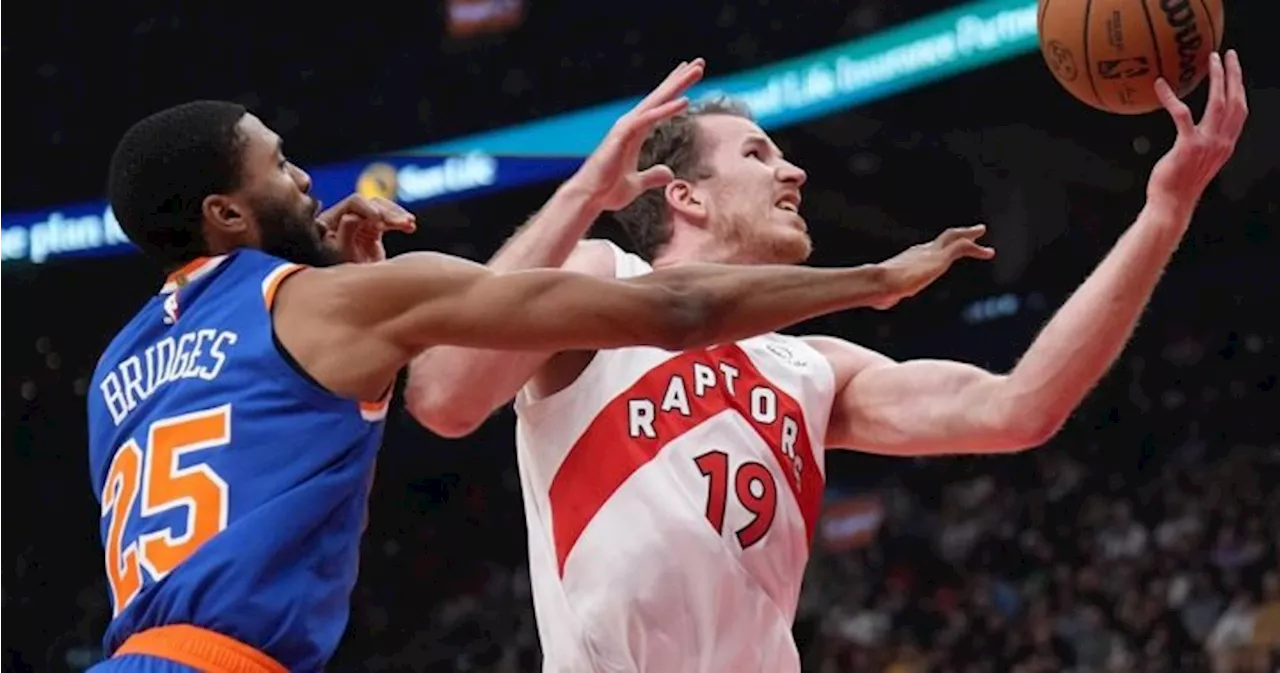 Knicks edge Raptors 113-108, Barnes suffers injury