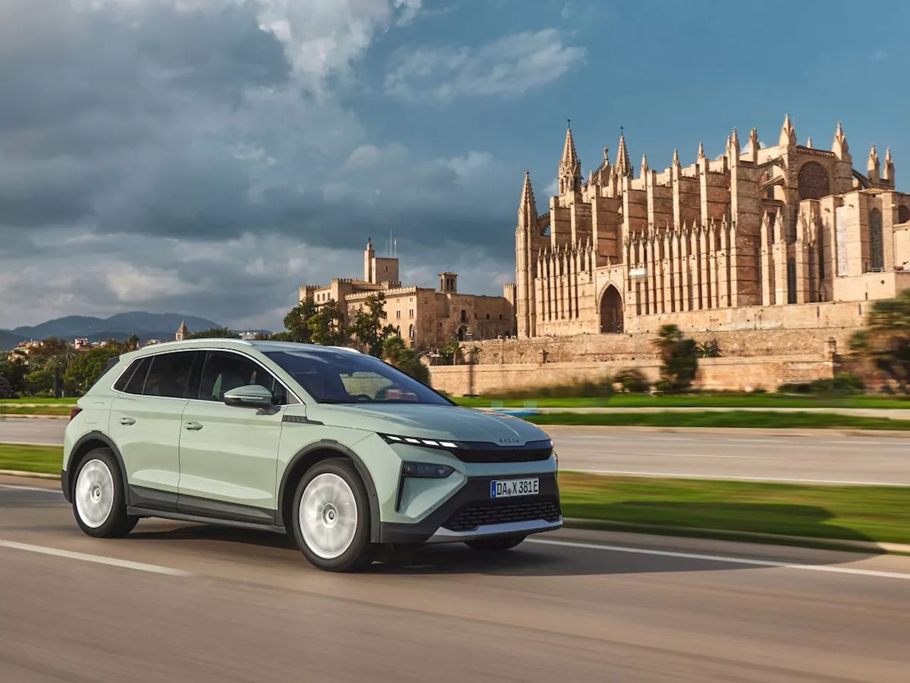 Al volante della nuova Skoda Elroq, il C-Suv elettrico tutto spazio e comfort