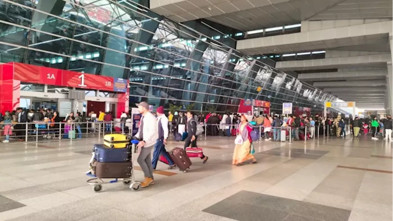 Delhi Airport: कच्छे में अच्छे से छिपा रखा था सोना, सऊदी से दिल्ली एयरपोर्ट पहुंचे शख्स को कस्टम विभाग ने पकड़ा