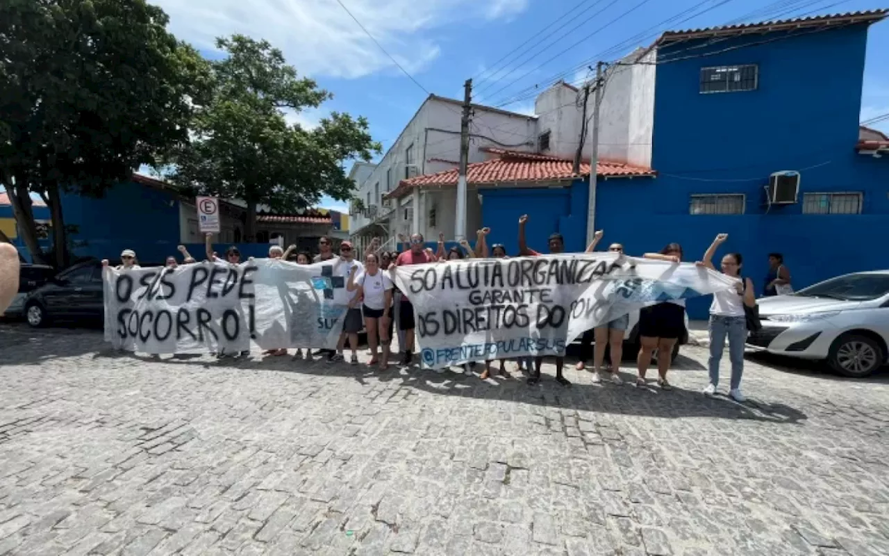 Trabalhadores da saúde protestam contra atrasos salariais em Cabo Frio