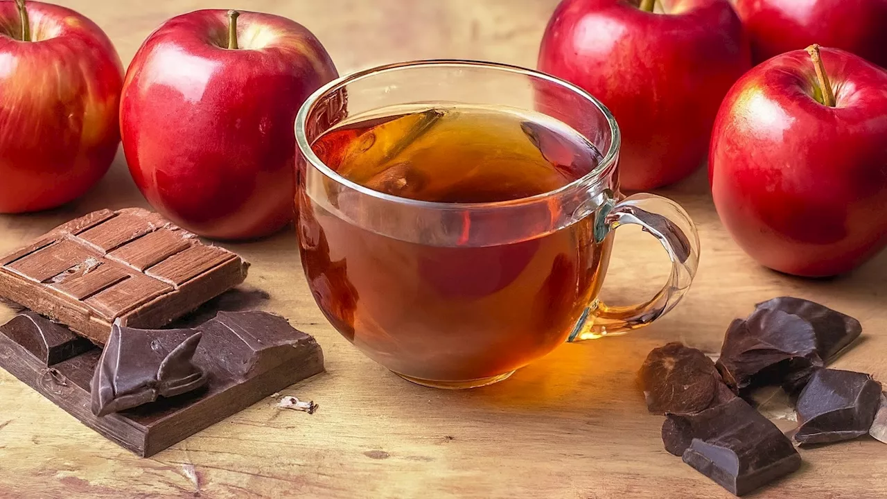 Tea, apples, and chocolate proven to support liver health