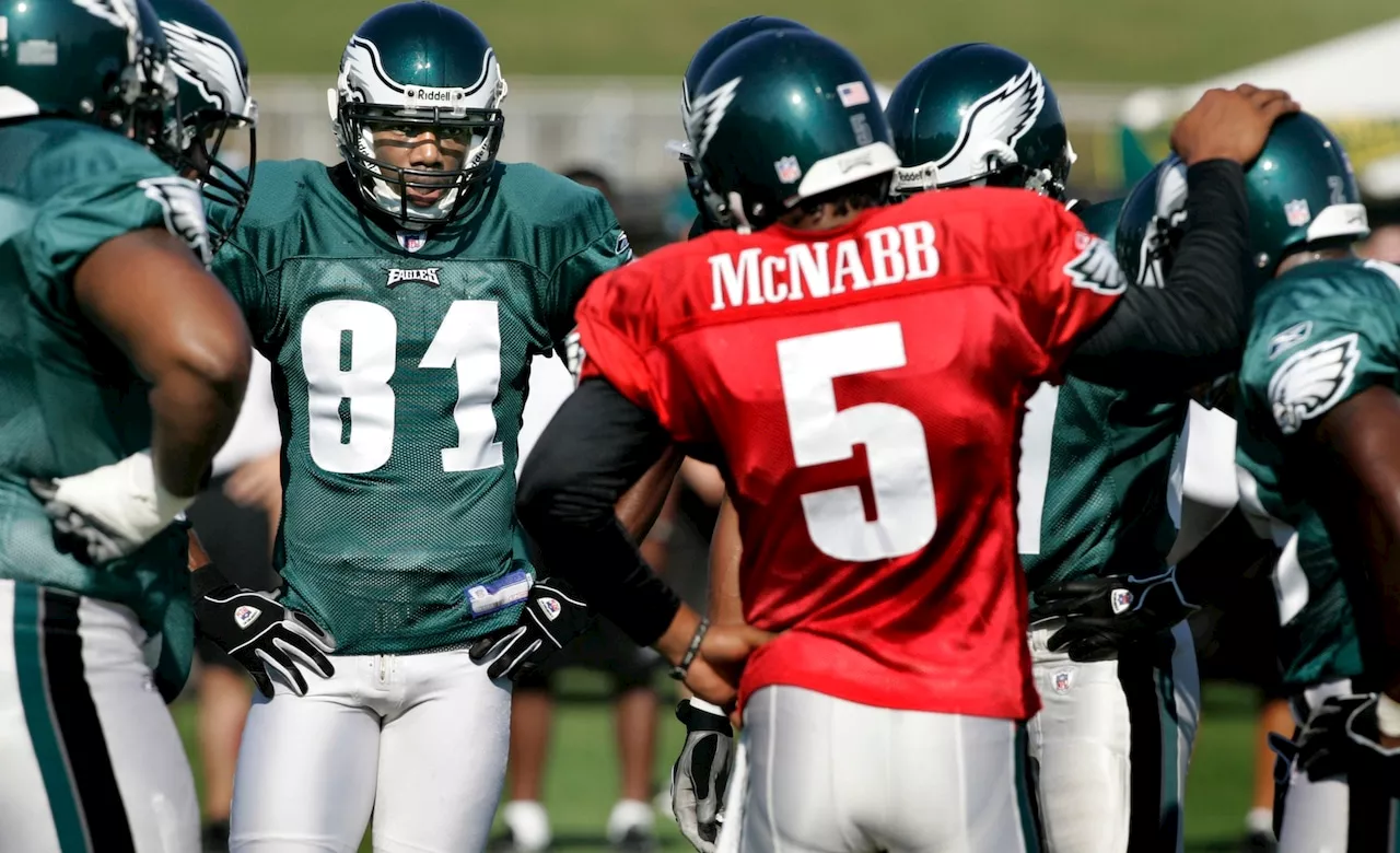 Eagles legend Terrell Owens rehashes beef with Donovan McNabb as infighting infects current roster