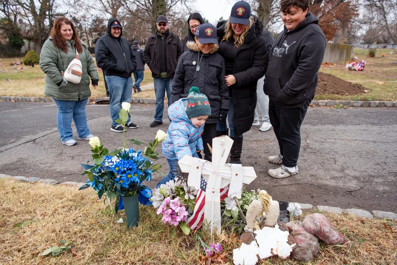 Slain detective remembered 5 years after Jersey City kosher market shooting (PHOTOS)