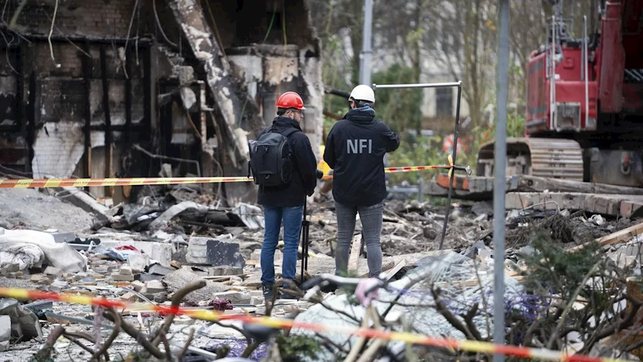 Forensisch experts zoeken minutieus naar oorzaak explosie Den Haag