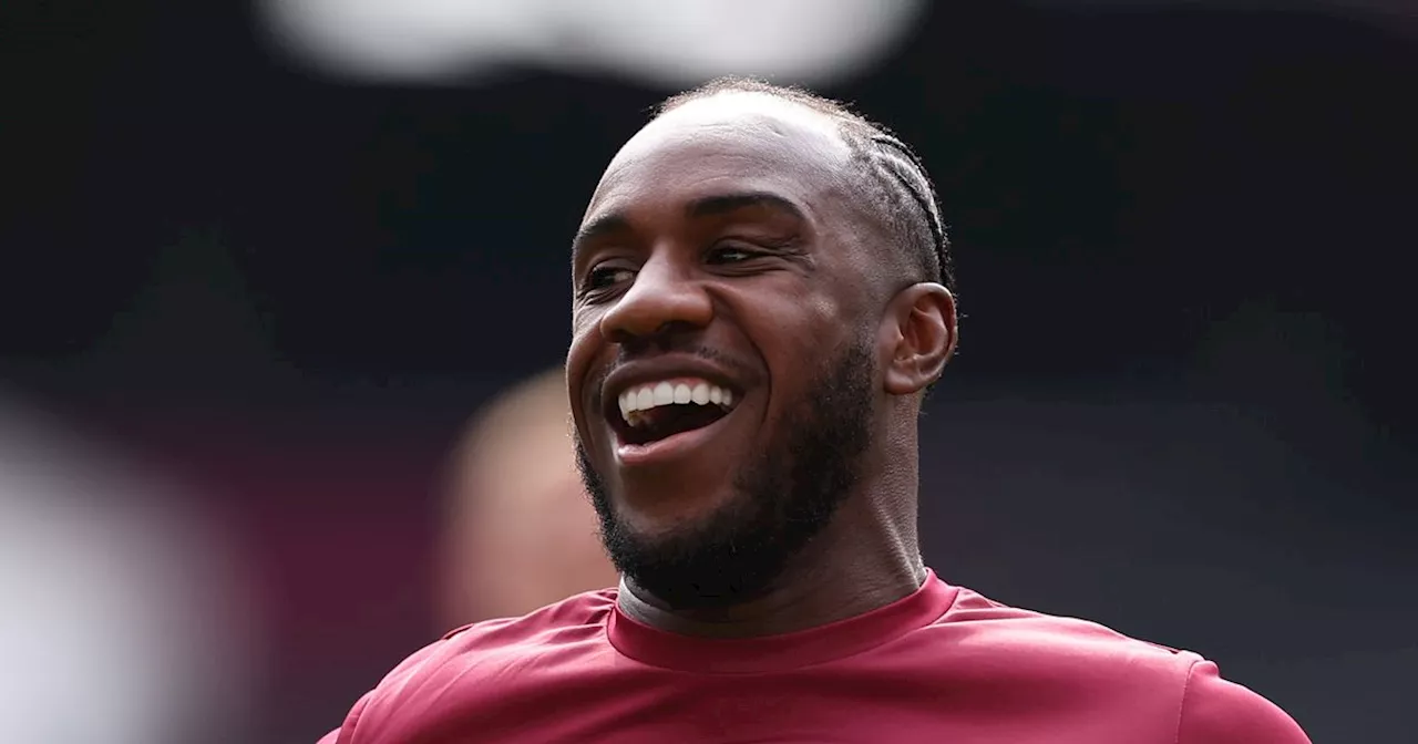 Forest favourite Michail Antonio shares 'special moment' with West Ham teammates