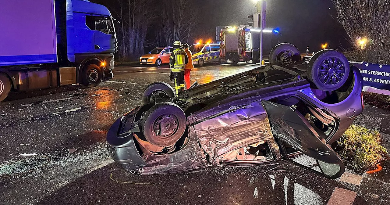 Drei Verletzte bei schwerem Lkw-Unfall im Kreis Gütersloh – vermisster Hund aufgetaucht