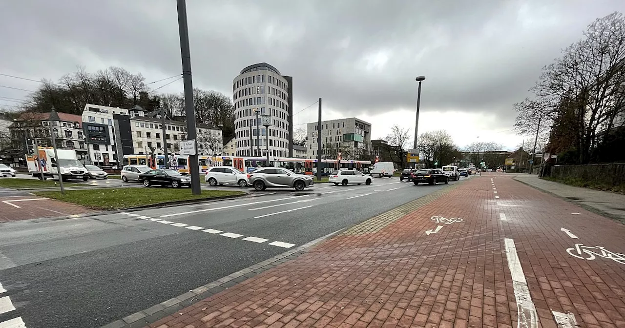 Massive Behinderungen: Bielefelds Adenauerplatz wird nach Umbau zur Gefahrenstelle