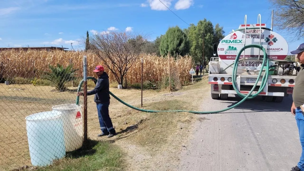 Abasto de agua llega a 27 comunidades de Salamanca mediante pipas