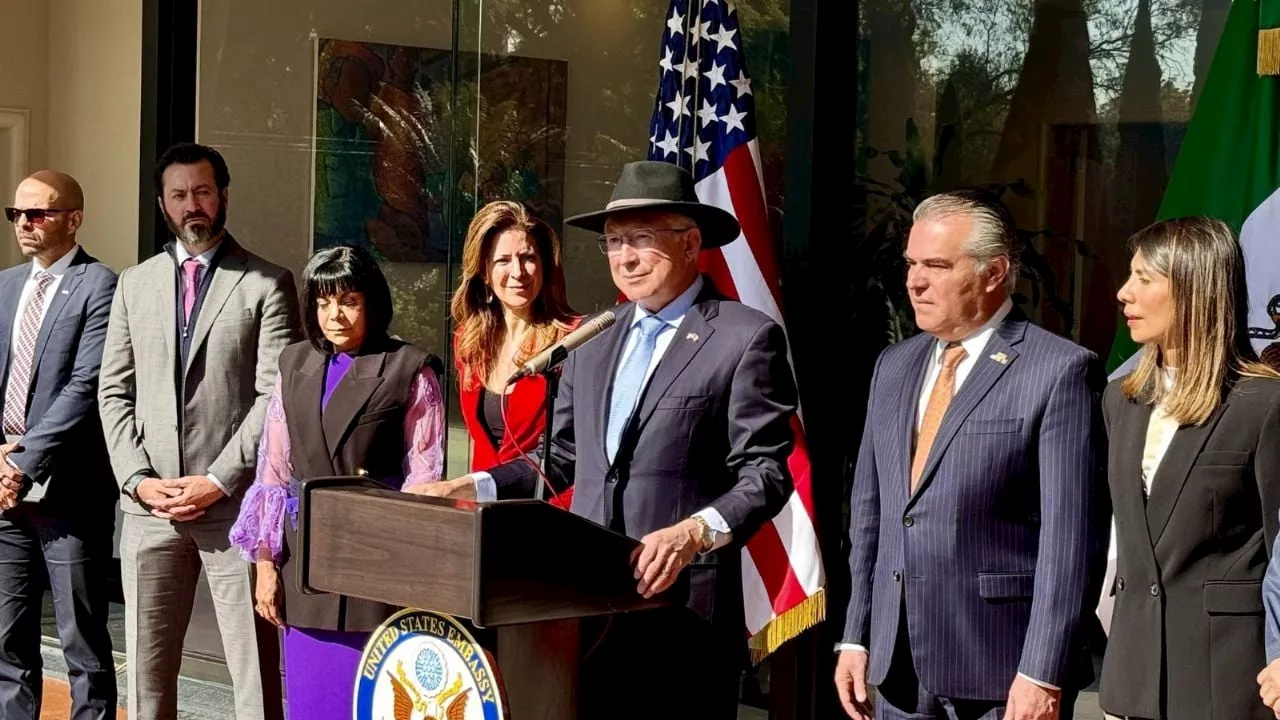 Ken Salazar celebra que México esté 'desmantelando' el Cártel de Sinaloa con el 'apoyo' de EU