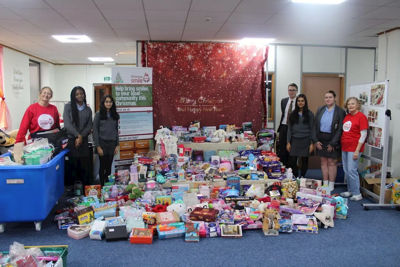 High school students deliver ‘Christmas smiles’ for Telford families