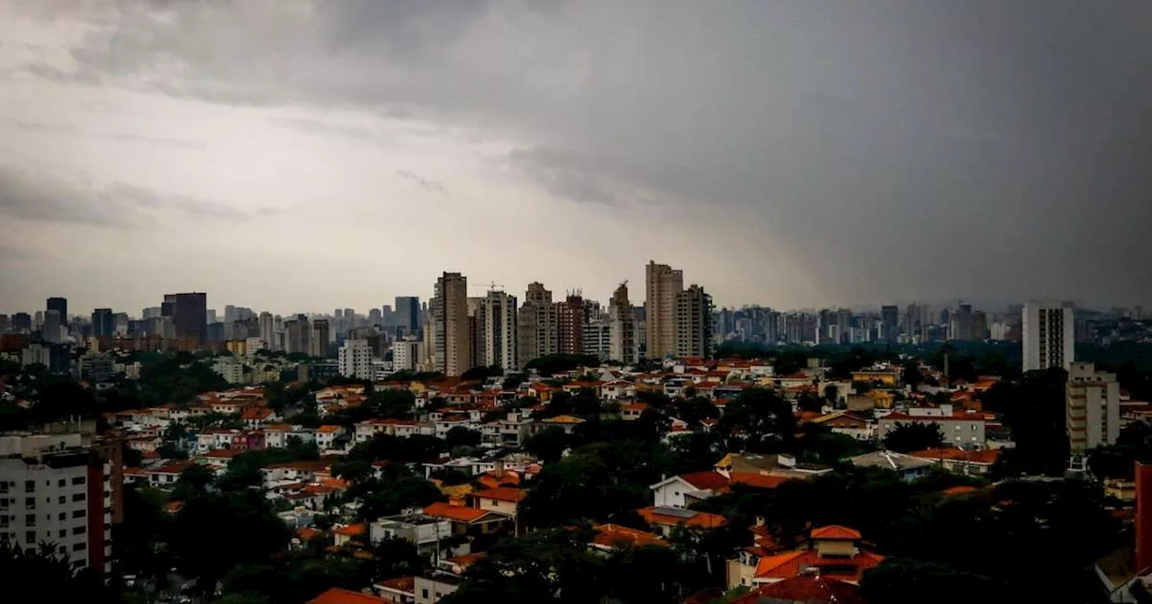 Grande São Paulo tem 66,3 mil residências sem energia e alerta para chuvas intensas