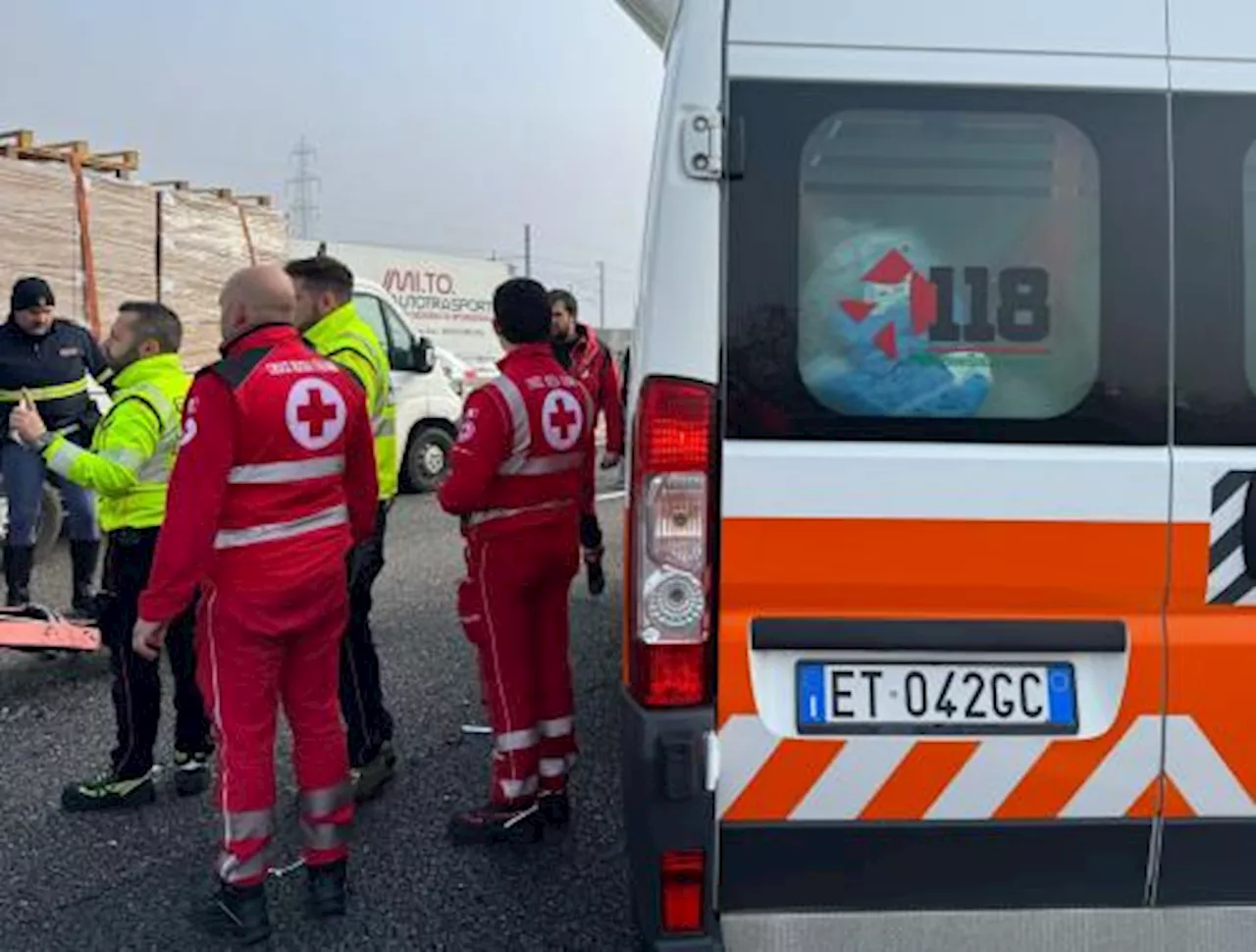 Tragedia a Cassino: operaio travolto e ucciso da Tir sulla A1 mentre lavorava