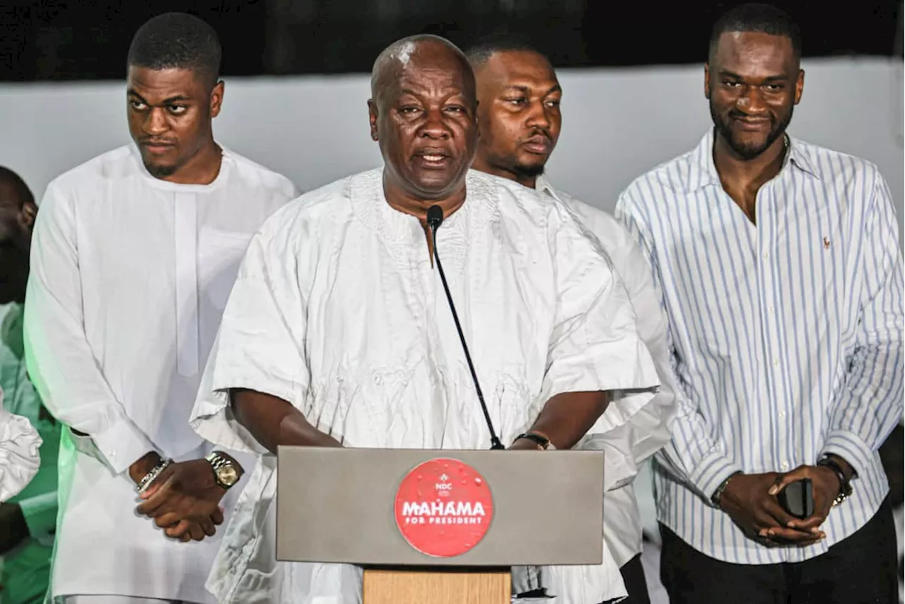 Ghana opposition leader Mahama officially wins election