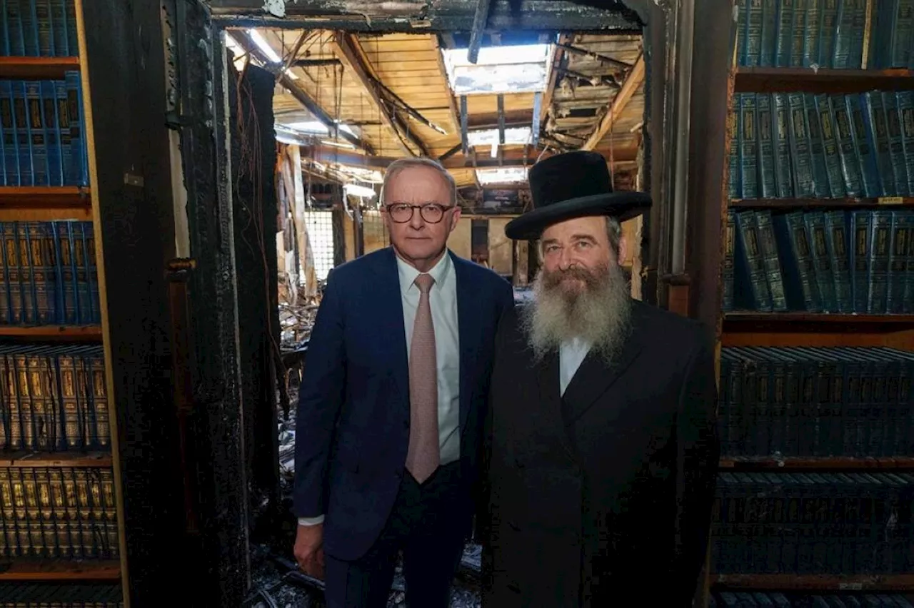 Australian PM urges unity after 'evil' synagogue blaze