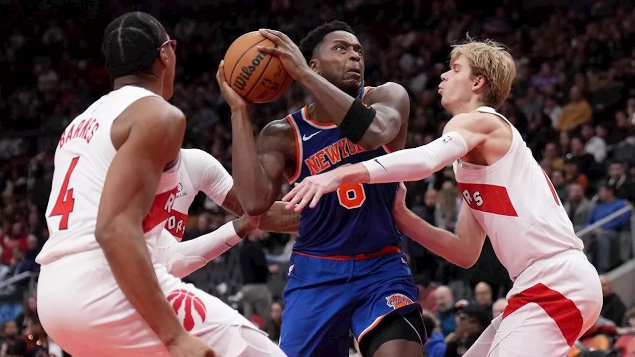 Knicks edge Raptors as Barnes suffers ankle injury