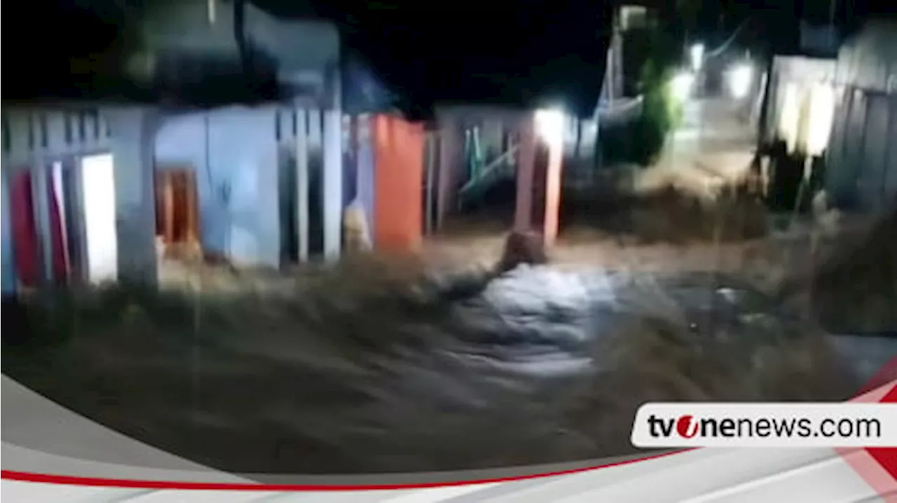 Tanggul Jebol, Banjir Rendam Pemukiman Warga di Kabupaten Semarang