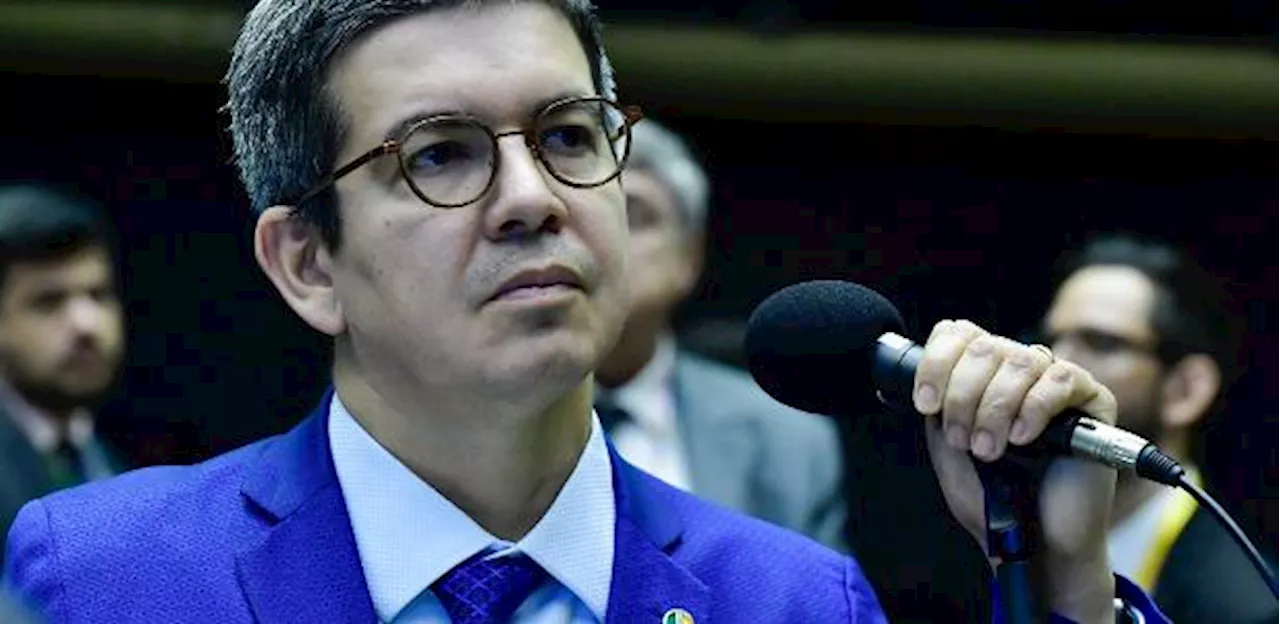 Randolfe retira projeto que poderia barrar controle de Bolsonaro no Senado