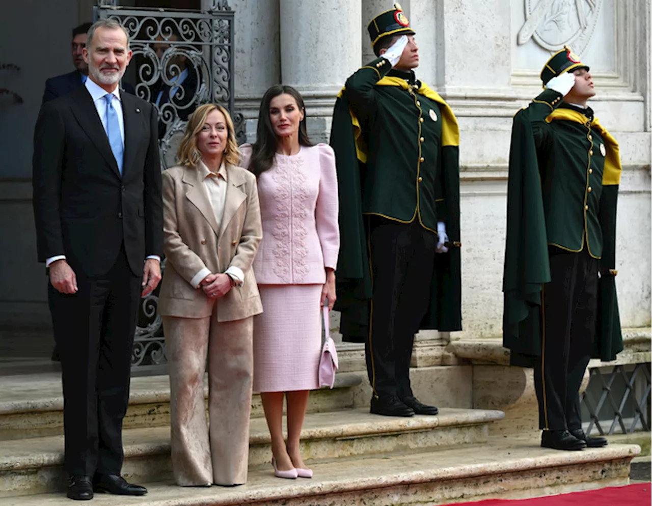 Giorgia Meloni con Felipe di Spagna e la regina Letizia