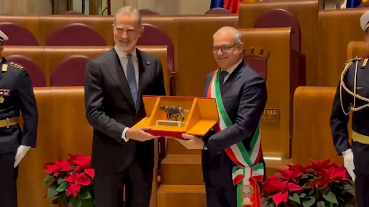 Re Felipe di Spagna in Campidoglio, Gualtieri gli dona la Lupa Capitolina