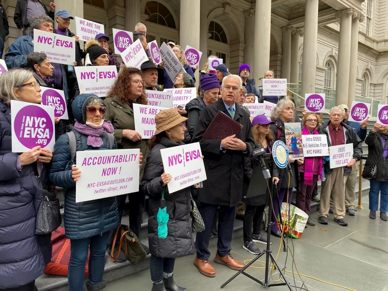 Fed-up New Yorkers rally at City Hall demanding registration for e-bikes in NYC