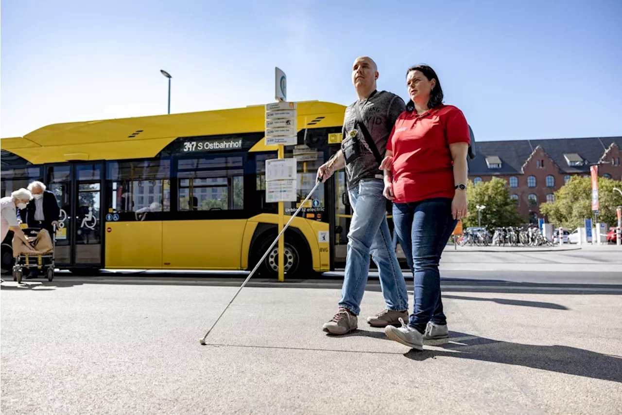 Begleitservice des VBB in Berlin: Dieser Trick sichert einen Sitzplatz in der BVG oder S-Bahn