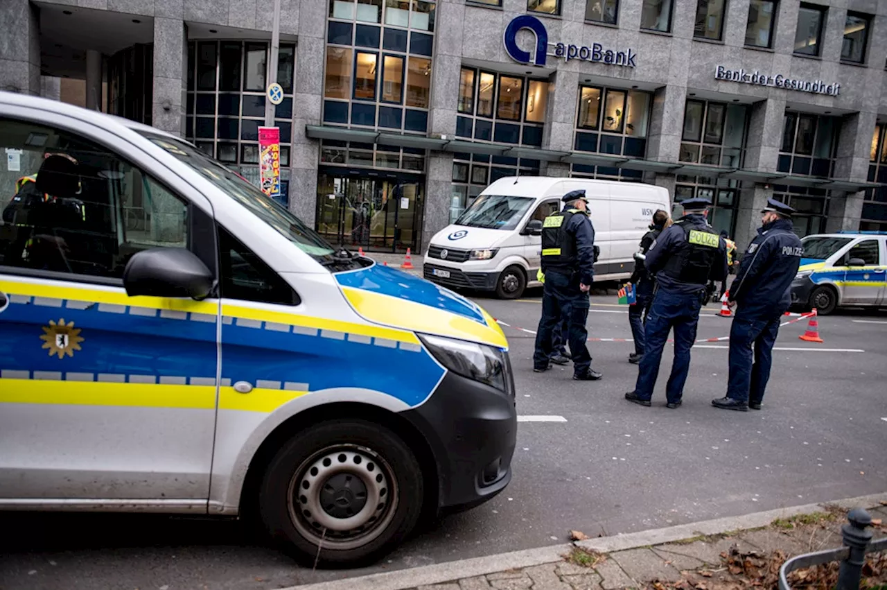 Polizeieinsatz in Berlin-Charlottenburg: Überfall auf Geldtransporter in der Kantstraße