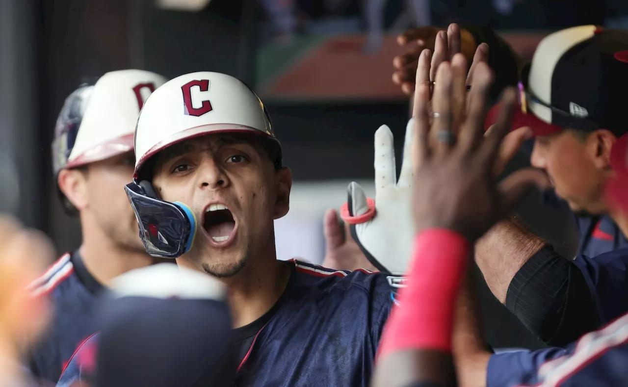 Guardians trade Gold Glove second baseman Andres Gimenez, reliever Nick Sandlin to Toronto