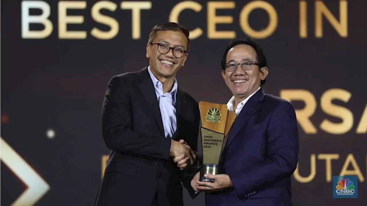 Mampu Jaga Keberlanjutan, Bos PTBA Raih Penghargaan Best CEO