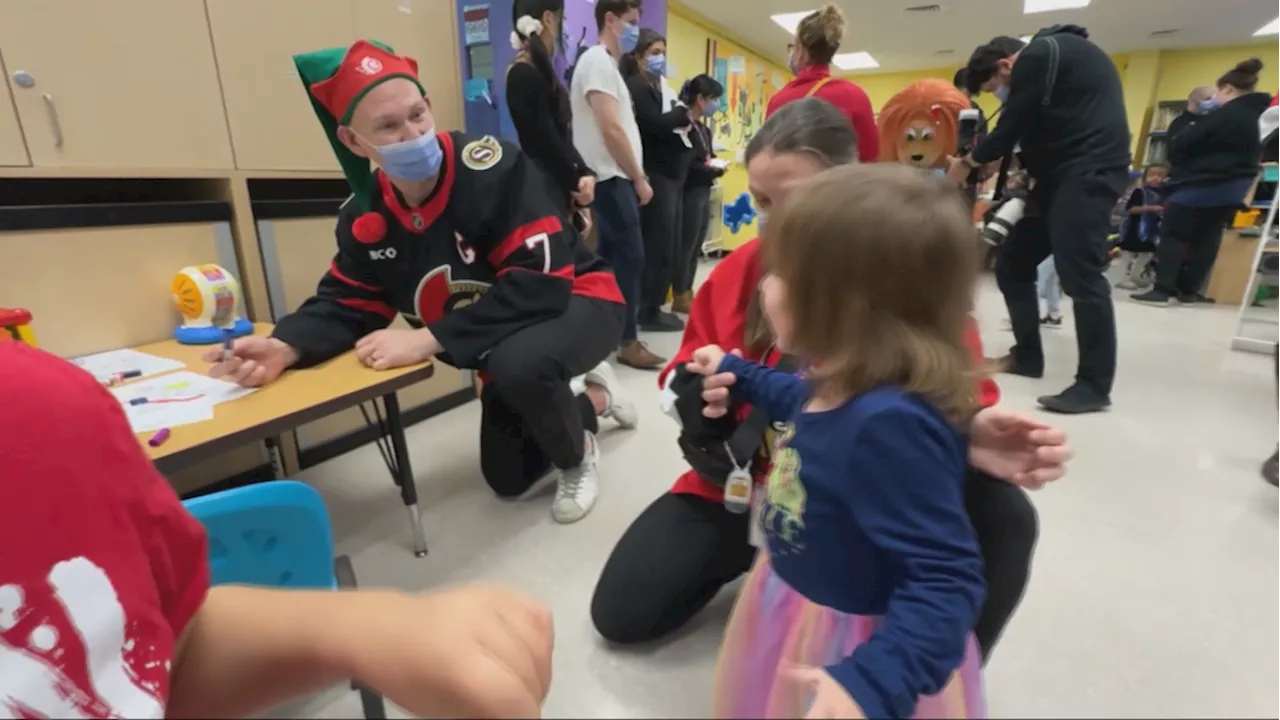 Ottawa Senators bring holiday cheer to kids at CHEO