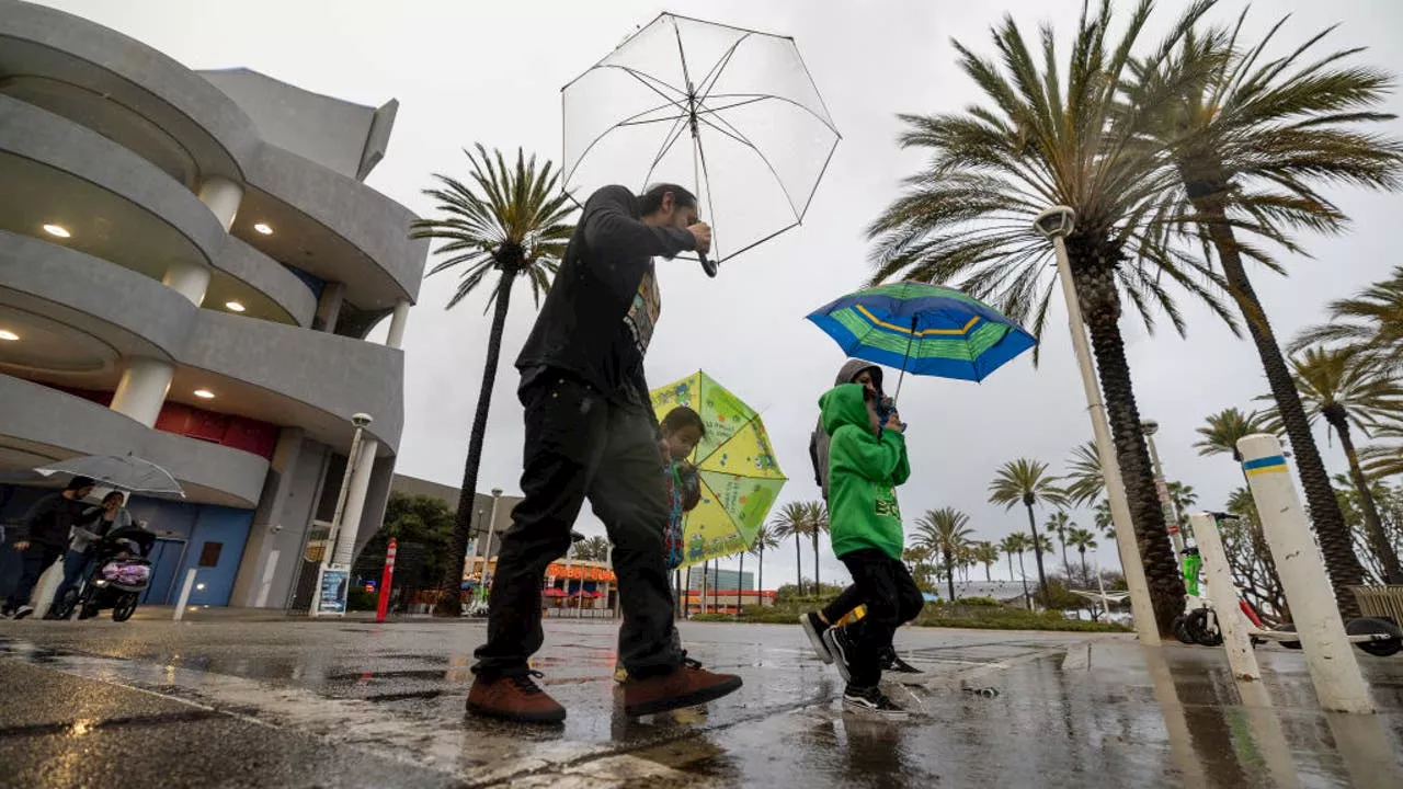 Santa Ana winds weaken, chance of rain returns to forecast