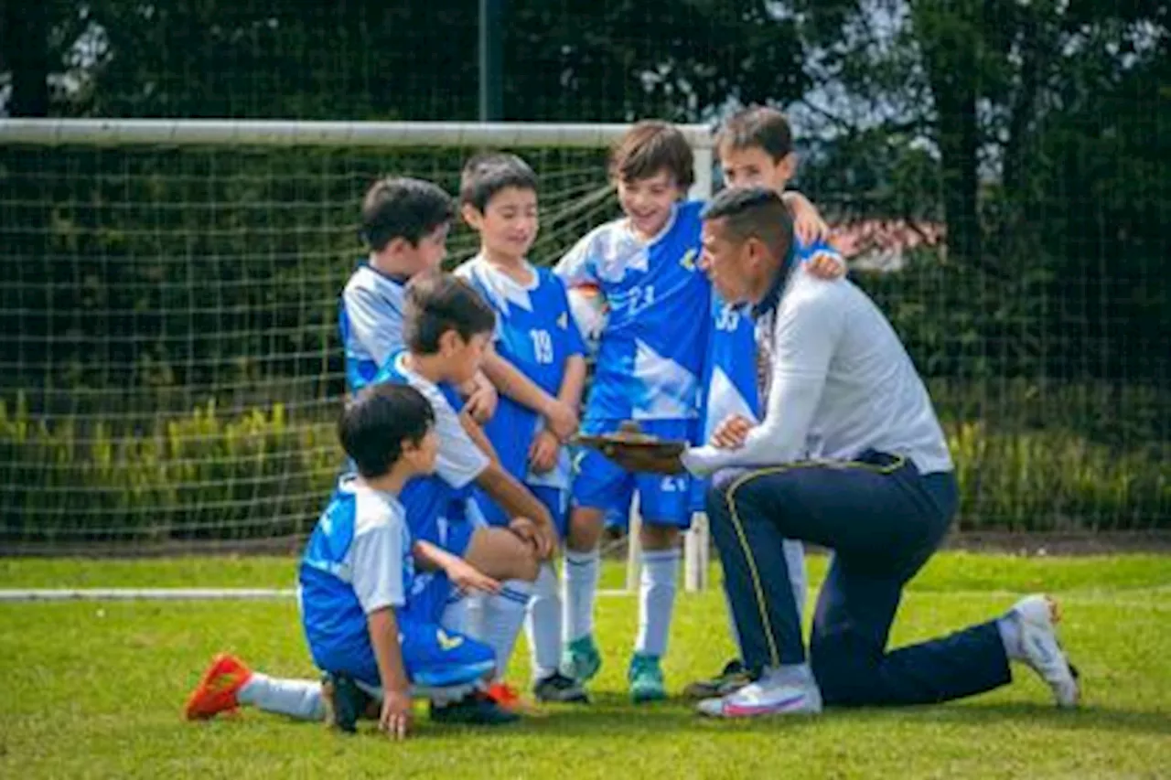 Jóvenes colombianos entrenan con leyendas del deporte a nivel mundial