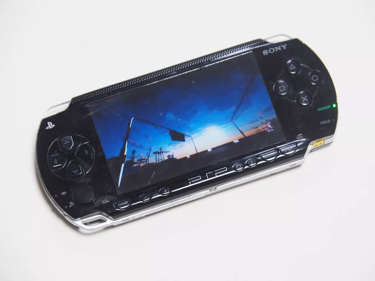 「PSP」生誕20周年！ UMDを採用し、21世紀のウォークマンを目指したSCE初の携帯ゲーム機