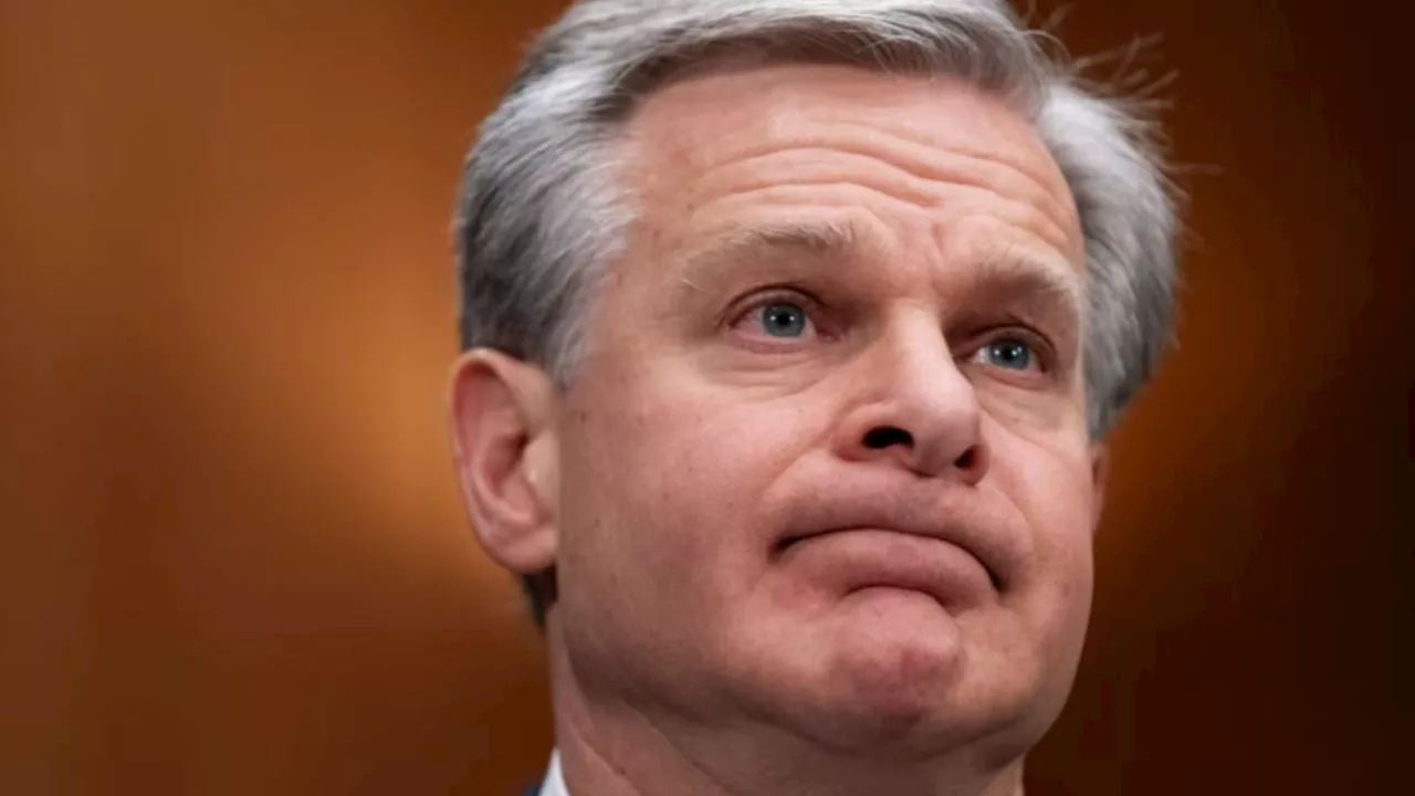 Chris Wray, director del FBI, anuncia que dimitirá en enero