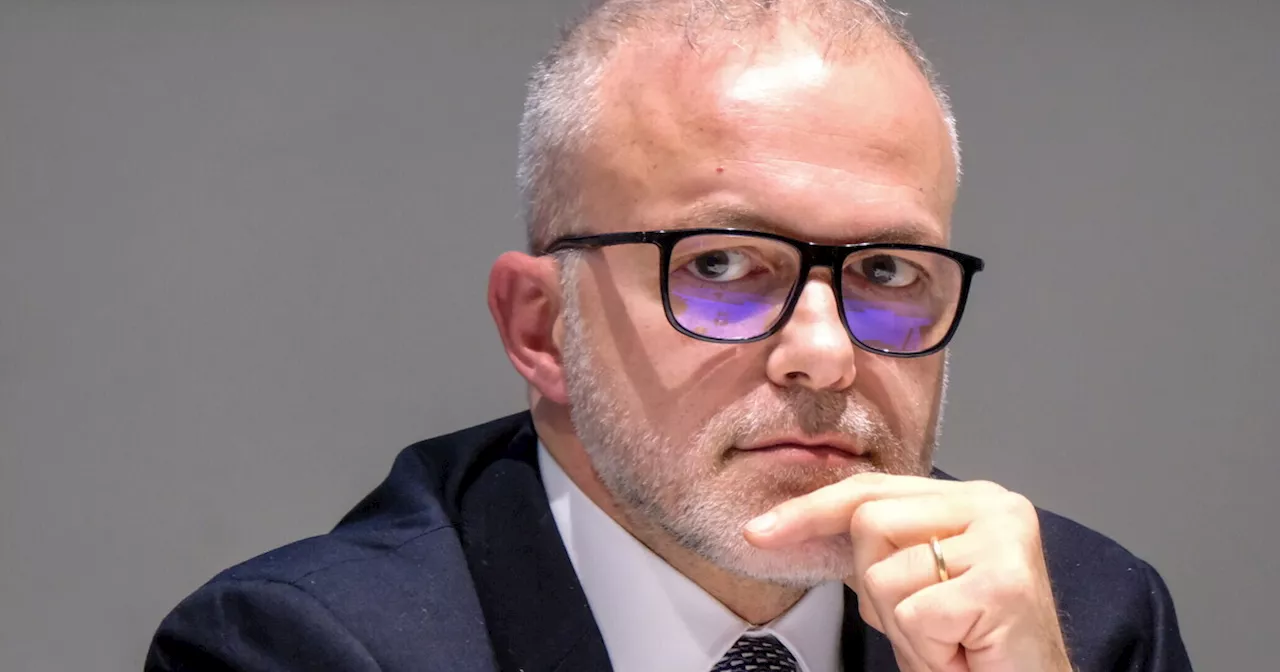 Ernesto Maria Ruffini può dimettersi dall'Agenzia delle Entrate. FdI è irritata: 'Lasci'