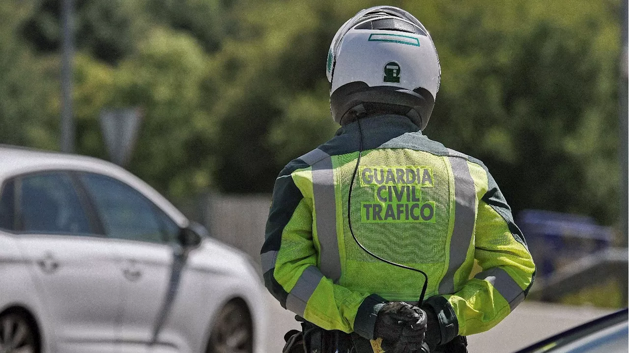 Un muerto y cuatro heridos tras el vuelco de un turismo en Almería