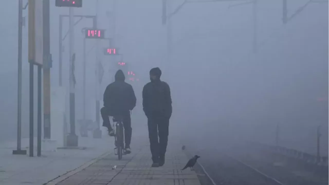 Weather: दिल्ली में बढ़ी ठिठुरन, कश्मीर-हिमाचल में तापमान शून्य के नीचे गया; पंजाब में शीतलहर का येलो अलर्ट