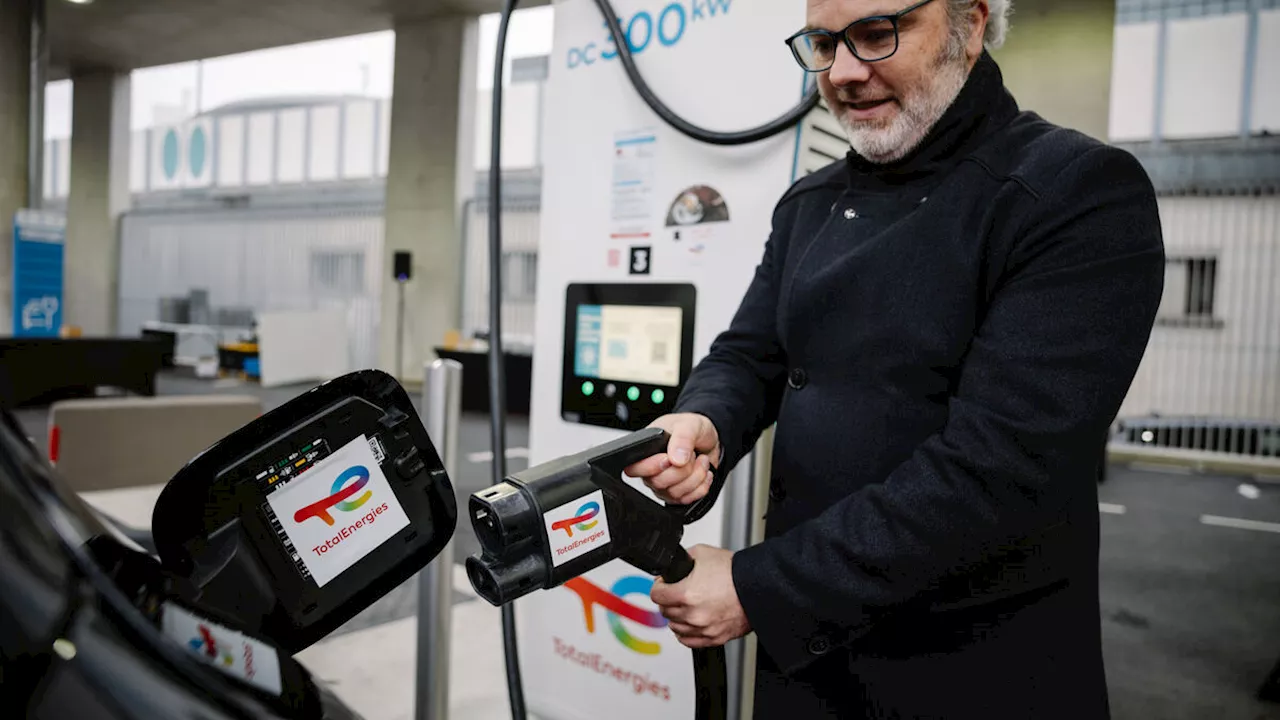 La première station-service 100 % électrique de Paris voit le jour Porte de Saint-Ouen