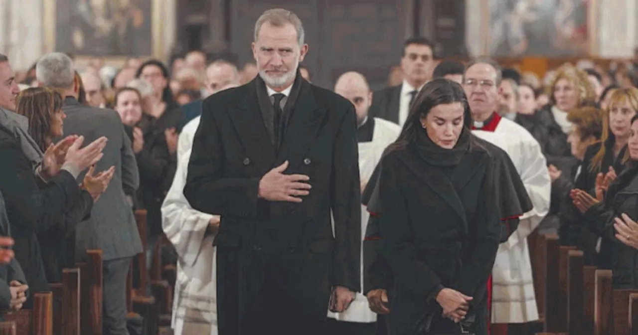 Letizia e Felipe di Spagna, i reali amati e belli che hanno salvato la Corona